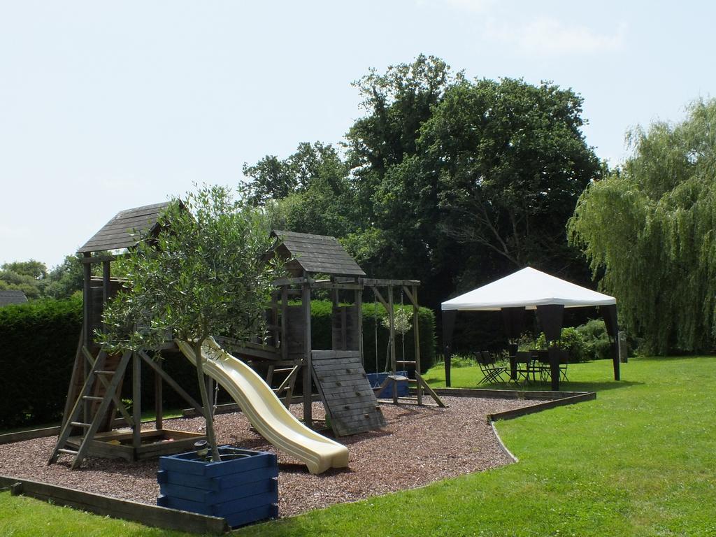 Gites De Lenvos Pontivy Extérieur photo